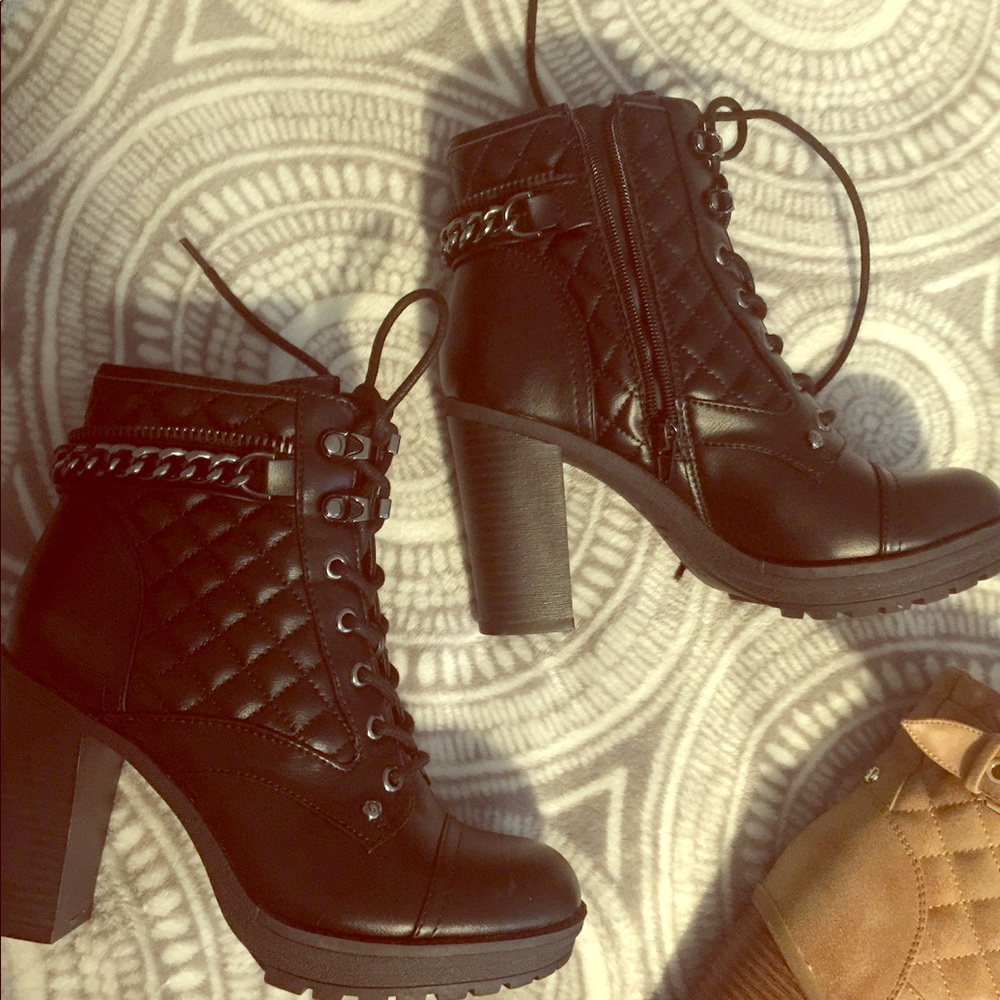 Guess women boots